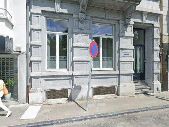 165 m2 apartment for rent in Luik