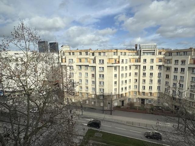 165 m² au dernier étage avec ascenseur dans immeuble en pierre de taille