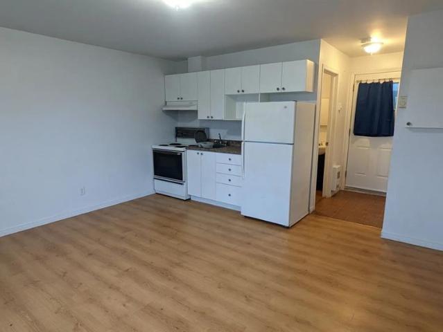 165 Rue Eddy Hull Très Beau Studio