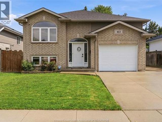 165 Thomas Avenue, Wallaceburg, ON, N8A 5H5 house for sale | Listing ID 26018 | Royal LePage