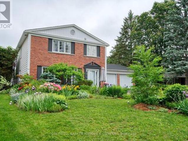 1666 Amberdale Crescent, Ottawa, ON, K1H 7B3 house for sale | Listing ID X13440 | Royal LePage