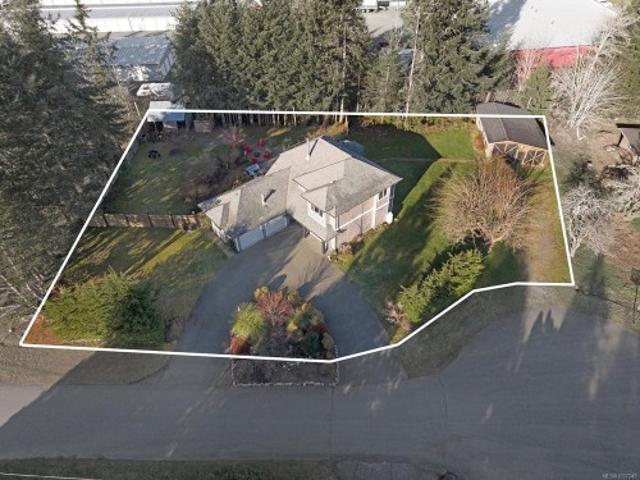 1669 Essex Pl, Comox, BC, V9M 4C6 house for sale | Listing ID 1037 | Royal LePage
