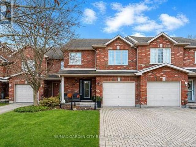 166 Lawrence Lane, Pelham Fonthill, ON, L0S 1E4 house for sale | Listing ID X13044 | Royal LePage