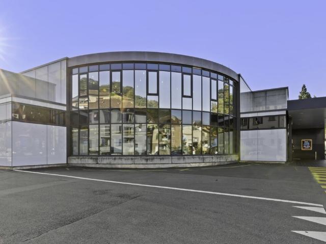 166 m² – Depot nahe dem Zentrum von Neuchâtel
