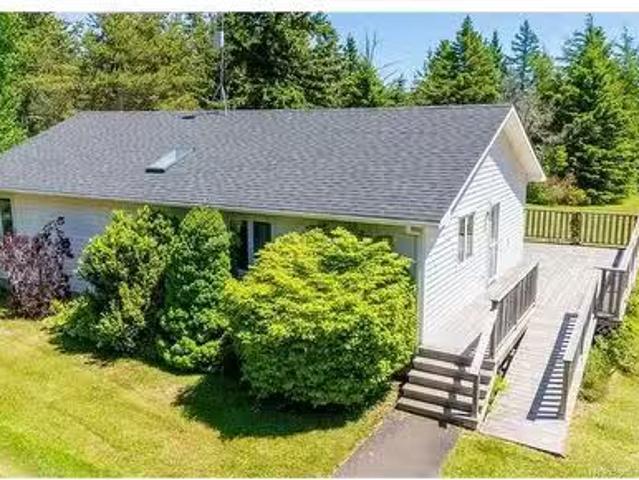 166 Route 960, Cape Tormentine, NB, E4M 2C6 Luxury House for.