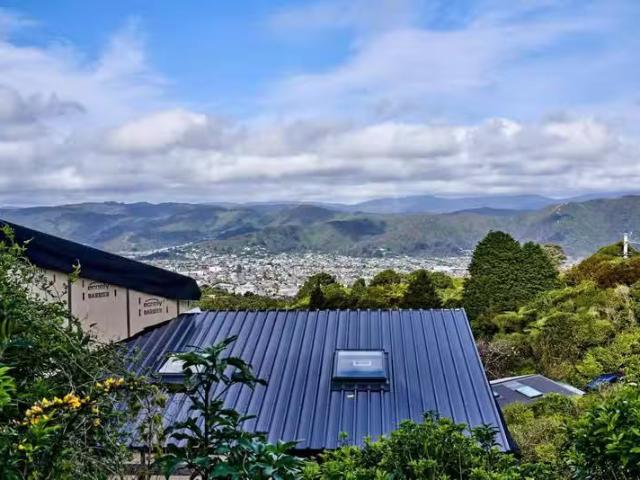 166b Normandale Road, Normandale, Lower Hutt City For Sale