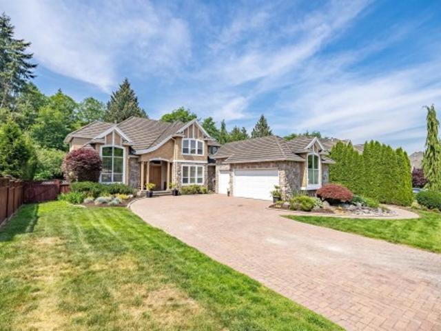 1687 Avenue, Surrey, BC, V4N 5J4 house for sale | Listing ID R3016 | Royal LePage