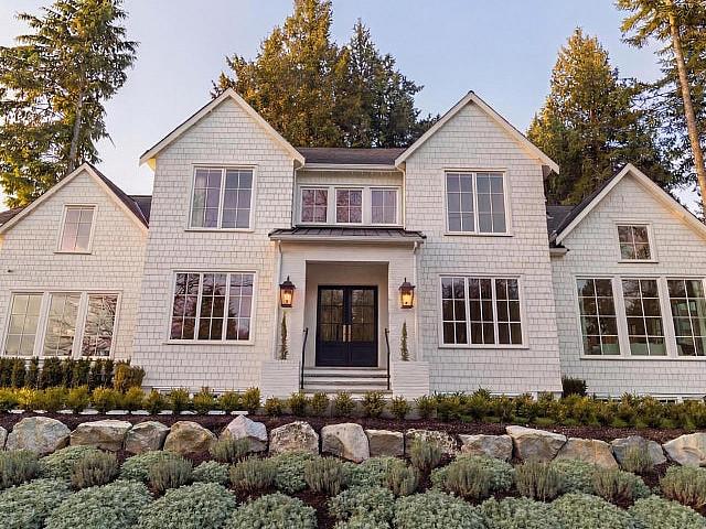 1688 127 Street Surrey, British Columbia