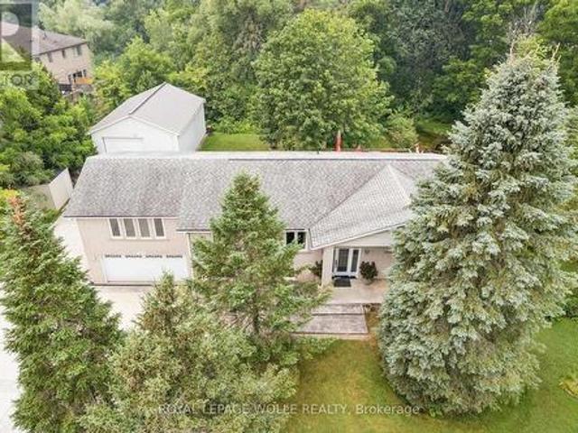 168 Brewery Street, Wilmot, ON, N3A 2S8 Luxury House for sale | Listing ID X13578 | Royal LePage Carriage Trade Luxury Properties