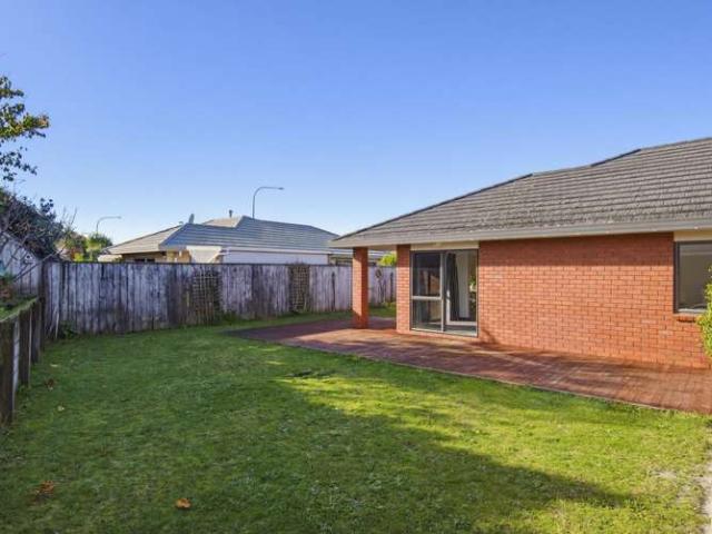 168 Guildford Drive, Paraparaumu Beach, Kapiti Coast