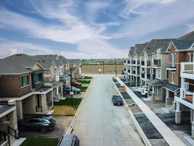 1696 DANCE Court, Milton | For Sale @ $975,000 | Condos. Ca