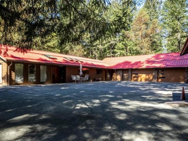 1698 Millstream Rd, Highlands, BC, V9B 6E7 house for sale | Listing ID 1041 | Royal LePage