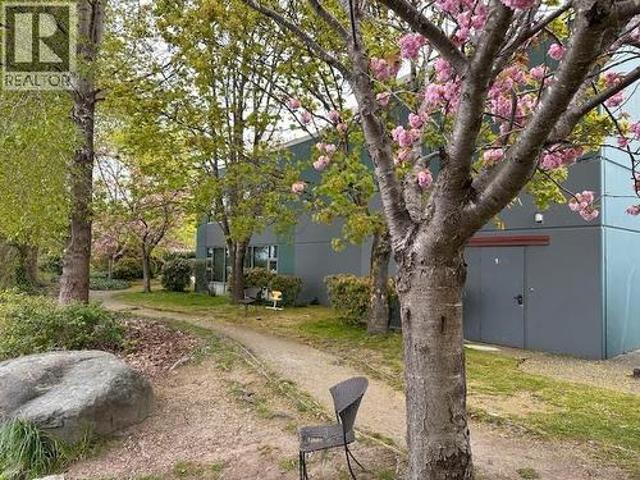 1698 W 75Th Avenue, Vancouver, BC, V6P 6G2 commercial for sale | Listing ID C8078 | Royal LePage