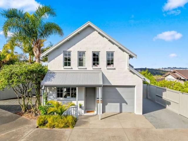 16/9 Georgia Terrace, Albany, North Shore City