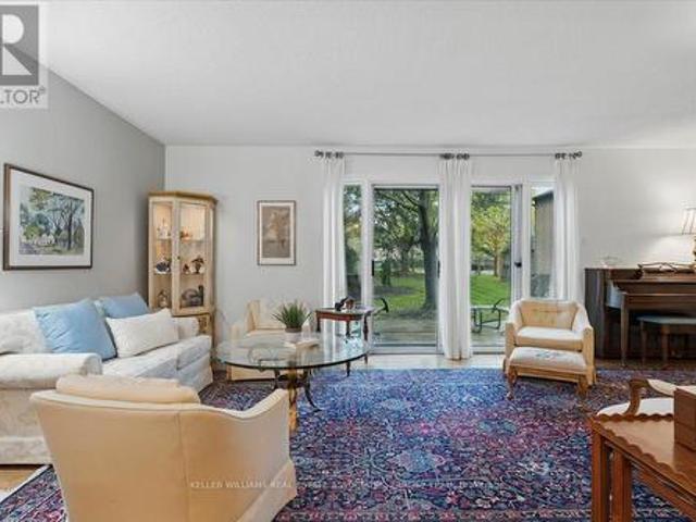 16 1393 Royal York Road, Toronto, ON, M9A 4Y9 townhouse for sale | Listing ID W12213 | Royal LePage
