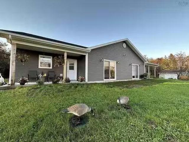 16 18 Hillview Drive, River Ryan, NS, B1H 5R2 house for sale.