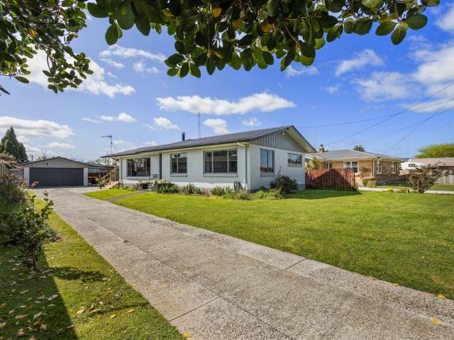 16 Totara Avenue, in the city: Matamata Piako, city area: Matamata, price: latitude: 37.8146, longitude: 175.7829