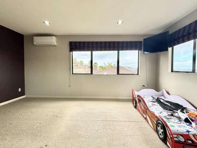 16 Waltham Street, Henderson, Waitakere City
