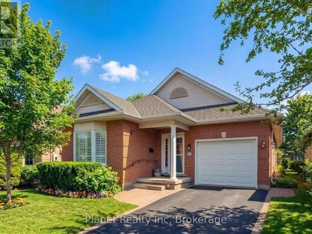 16 Winterberry Lane, Guelph Village By The Arboretum, ON, N1G 4X7 house for sale | Listing ID X13515 | Royal LePage