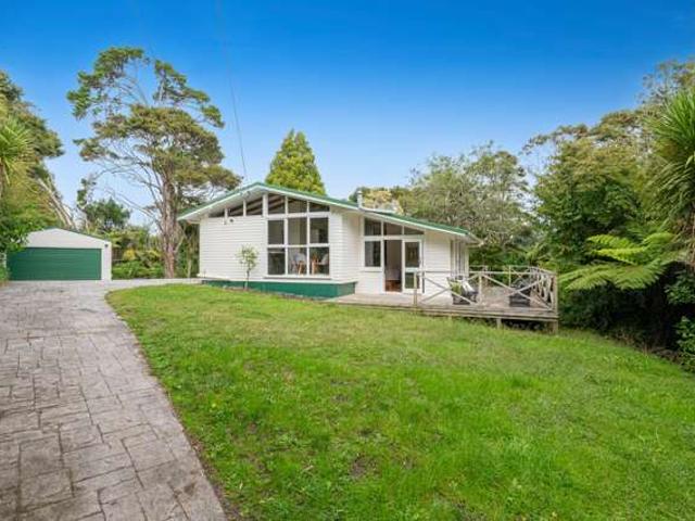 16 Windfall Grove, Greenhithe, North Shore City