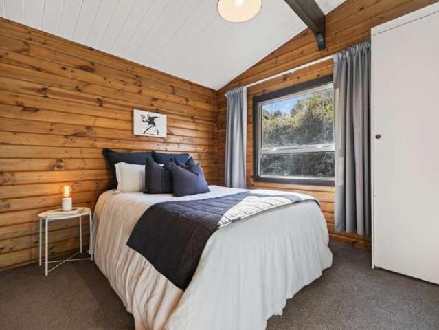16 Williams Street, Sunshine Bay, Queenstown