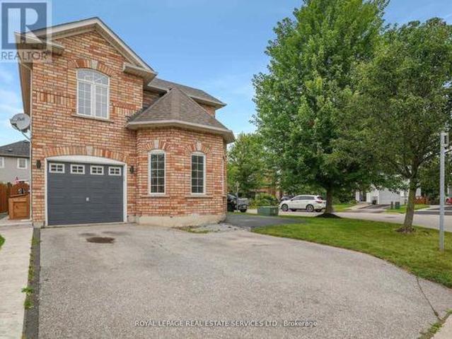 16 Woolf Crescent, Ajax, ON, L1S 7N5 house for sale | Listing ID E12044 | Royal LePage