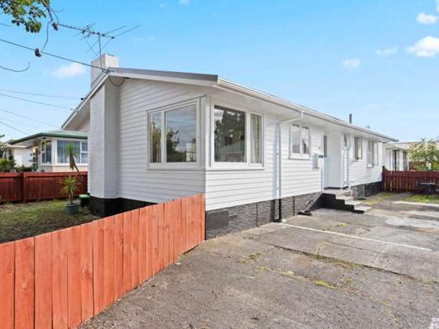 16 Beaubank Road, Kelston, Waitakere City