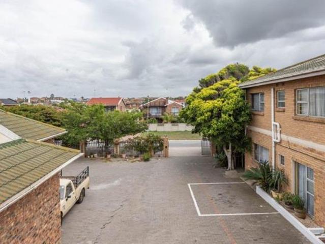 16 Bedroom House in Bluewater Bay