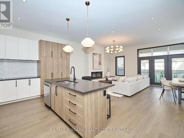 16 Butternut Crescent, Fort Erie 335 Ridgeway, ON, L0S 1N0 townhouse for sale | Listing ID X12008 | Royal LePage