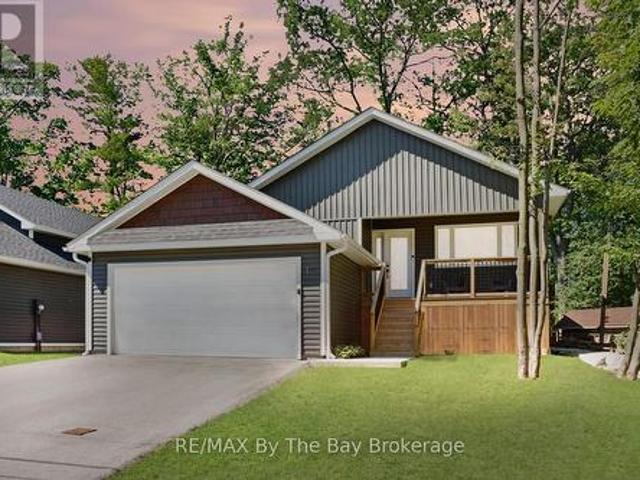 16 Caribbean Drive, Wasaga Beach, ON, L9Z 2W3 house for sale | Listing ID S13527 | Royal LePage