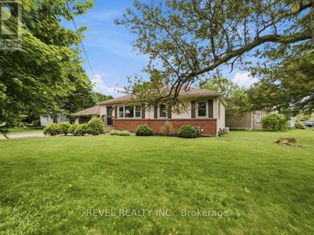 16 Carrington Court, Hamilton, ON, L9A 4N6 house for sale | Listing ID X13550 | Royal LePage