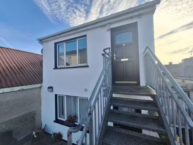 16 College Court, Mullingar, Co. Westmeath, N91VY48 is for sale