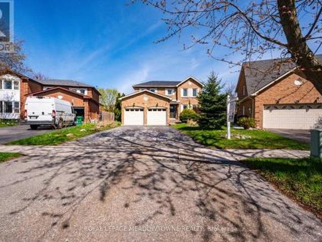 16 Cox Crescent, Brampton, ON, L6X 3H1 house for sale | Listing ID W13144 | Royal LePage