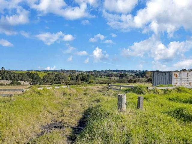 16 Clifton Road, Whitford, Manukau City