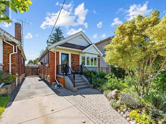 16 Crestland Avenue, Toronto, ON, M4C 3L1 house for sale | Listing ID E13564 | Royal LePage