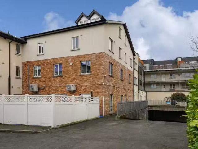 16 Eaton Close, Rathcoole, Co. Dublin is for sale