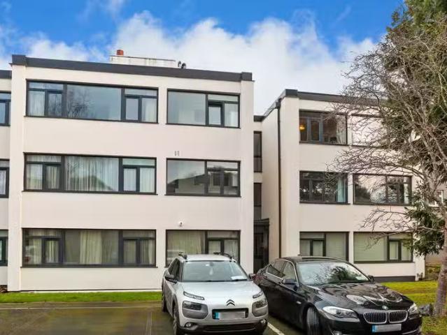 16 Eglinton Court, Donnybrook, Dublin 4, D04HD66 is for sale