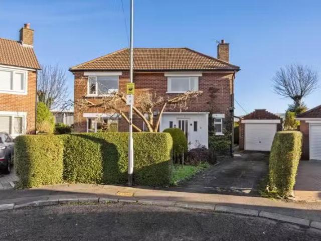 16 Edgcumbe Park
