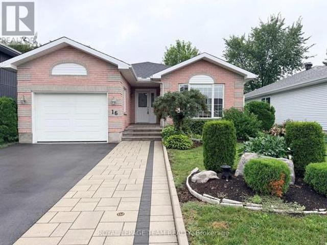 16 Fairview Crescent, Arnprior, ON, K7S 3V7 house for sale | Listing ID X13620 | Royal LePage