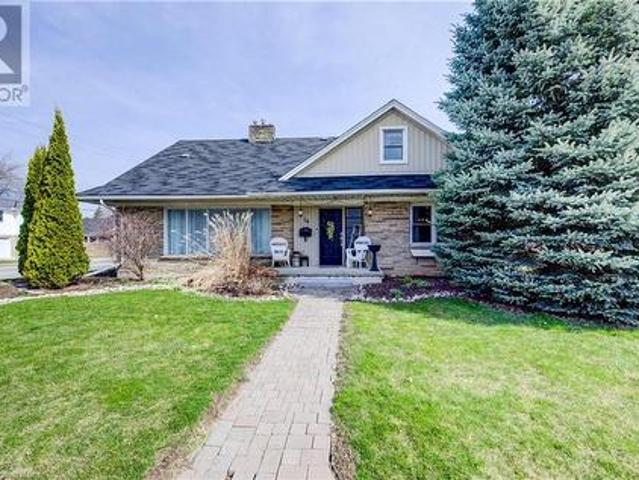 16 First Street W, Elmira, ON, N3B 1G2 house for sale | Listing ID 40711 | Royal LePage