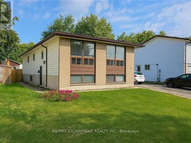 16 Garrow Drive, Hamilton, ON, L9C 6G9 investment for sale | Listing ID X13548 | Royal LePage