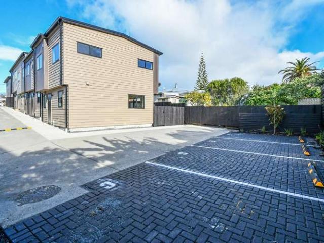 16 Geneva Place, Blockhouse Bay, Auckland City