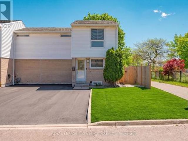 16 Gleneaden Court, Brampton, ON, L6S 2J7 house for sale | Listing ID W13173 | Royal LePage