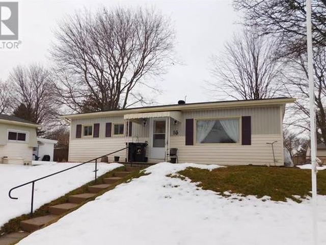 16 HAWTHORNE Drive Innisfil Ontario