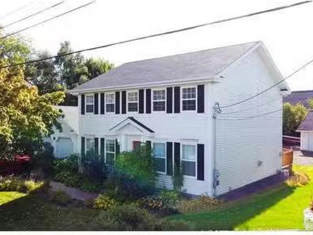 16 Heneys Pond Road, Bay Roberts, NL, A0A 1G0 house for sale.