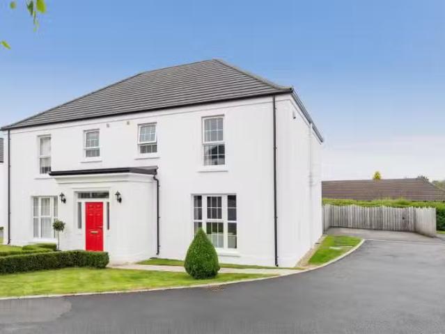 16 Hollymount Hall