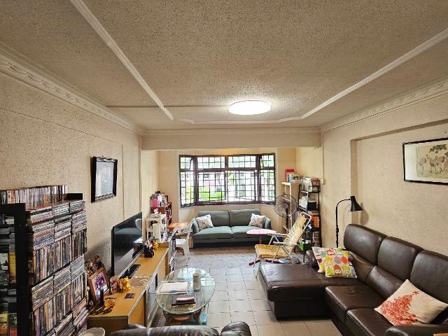 16 Hougang Avenue 3 HDB Apartment For Sale, $660,000, 3 Bed 2 Bath 1,292 sqft $511.00 psf