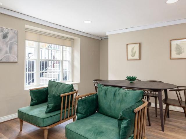 16 Hume Street, Dublin 2