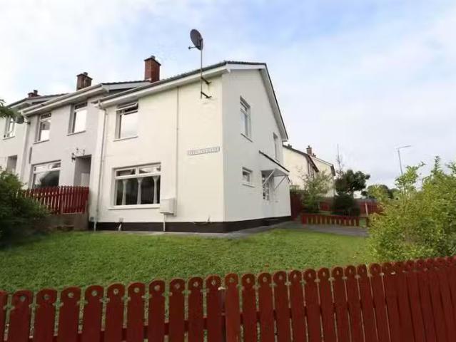 16 Leven Crescent