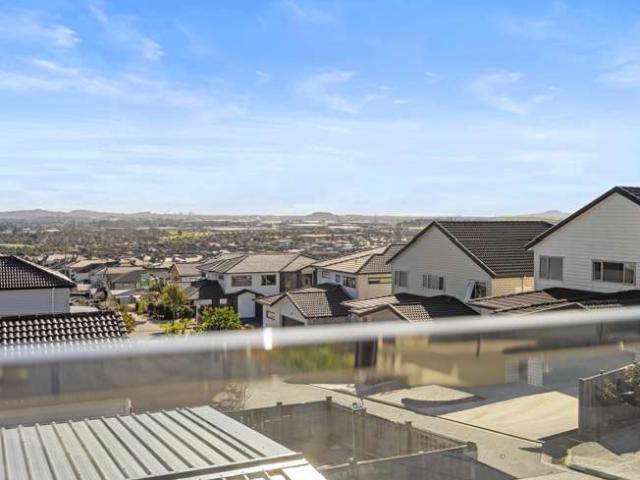 16 Lime Hill Rise, Flat Bush, Manukau City